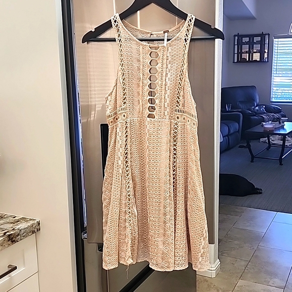 Free People Dresses & Skirts - Free People sleeveless dress with lace overlay and open back